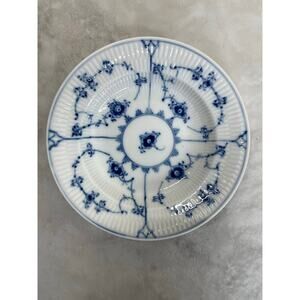 Royal Copenhagen 1/172 1960s 5.75" small dessert bowl plate